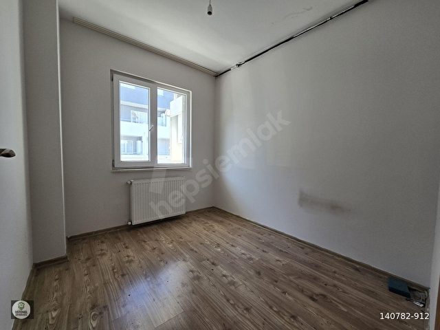 ÜSTÜNELDEN HAVUZLU SİTEDE ARAKAT KAT MÜLKİYETLİ SATILIK DAİRE - Görsel 14