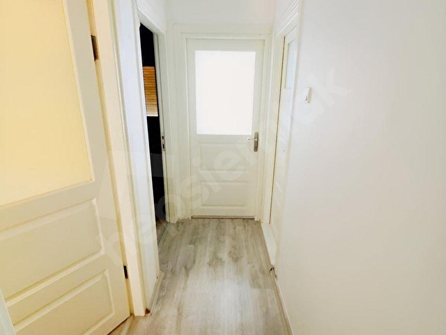 Yenifoçada Eşsiz Konumda Denize Sıfır Bahçeli Kiralık - Görsel 17