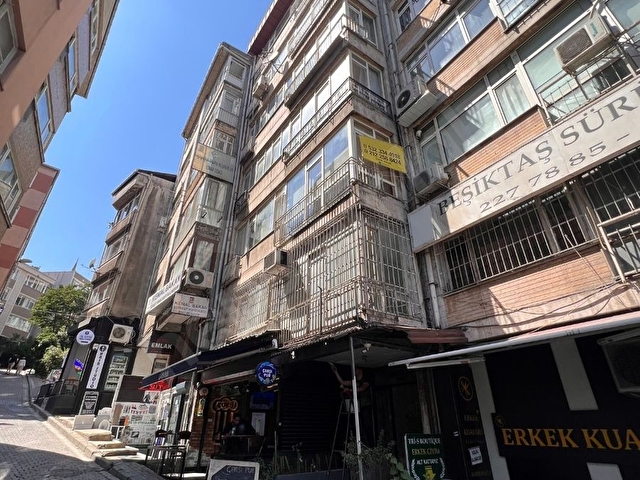 BEŞİKTAŞ BARBAROS BULVARININ YAN PARALERİNDE 4+1 SATILIK DAİRE - Görsel 2