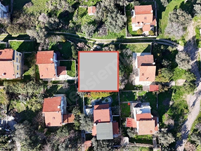 Yeni Foçada Deniz Manzaralı Sınırlı Arz 368 m² arsa
