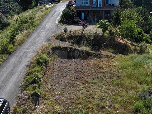 AKÇAABAT ORTA MAH. 4065 m2 ŞEHİR ,DOĞA , DENİZ MANZARALI ARSA - Görsel 3