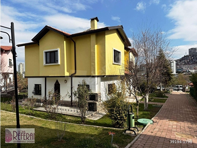 ÇAYYOLUNDA MÜKEMMEL KONUMDA YEŞİLLİKLER İÇERİSİNDE SATILIK 5+1 VİLLA