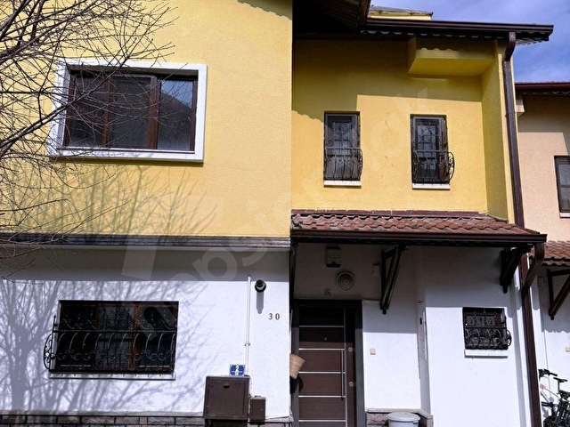 ÇAYYOLUNDA MÜKEMMEL KONUMDA YEŞİLLİKLER İÇERİSİNDE SATILIK 5+1 VİLLA - Görsel 4