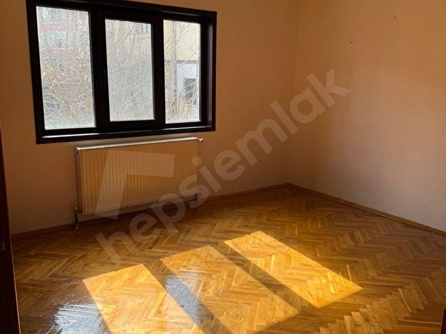 ÇAYYOLUNDA MÜKEMMEL KONUMDA YEŞİLLİKLER İÇERİSİNDE SATILIK 5+1 VİLLA - Görsel 18