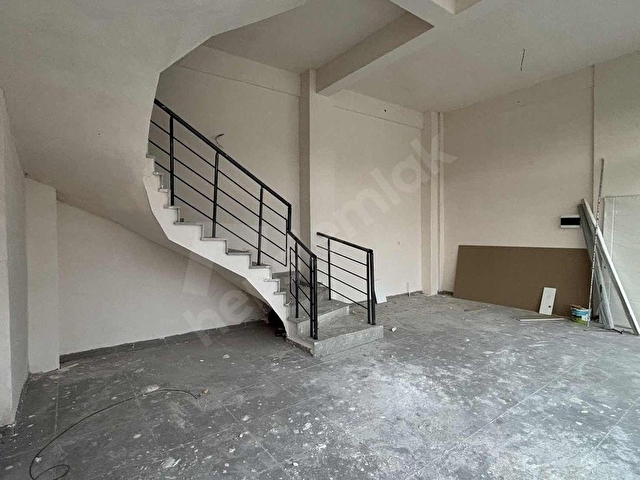 Galericiler Sitesinde 300 m² Açık Alanlı Kiralık İkiz Dükkan - Görsel 13