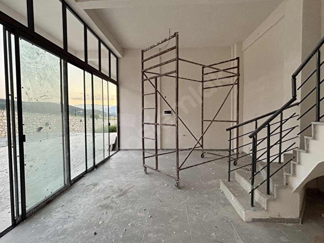 Galericiler Sitesinde 300 m² Açık Alanlı Kiralık İkiz Dükkan - Görsel 24