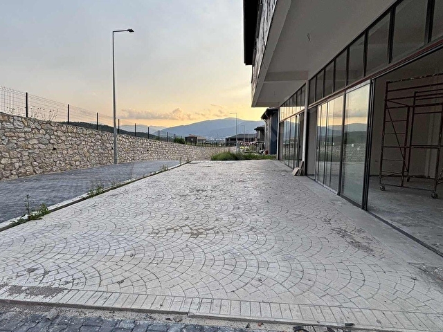 Galericiler Sitesinde 300 m² Açık Alanlı Kiralık İkiz Dükkan - Görsel 26