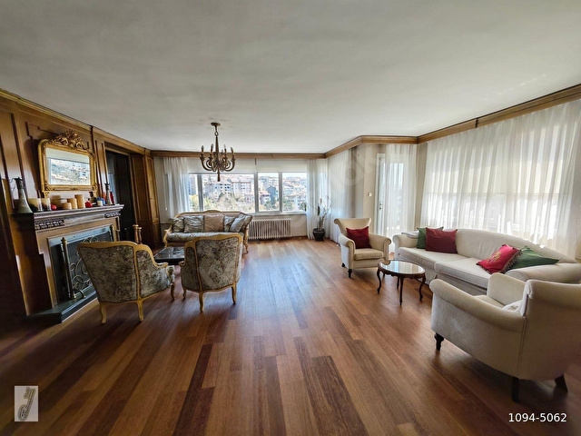 1.Leventte full mobilyalı önü açıklık 150 m2 ferah daire