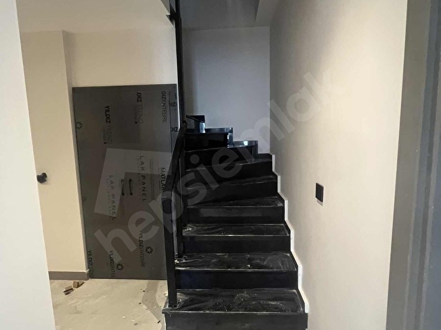 Bostancıda 160 m² Net 3+2 Dubleks Çift Girişli - Görsel 24