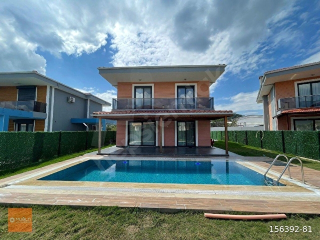 MUĞLA ULA KÖPRÜBAŞI’NDA TAM MÜSTAKİL HAVUZLU 4+1 VİLLA