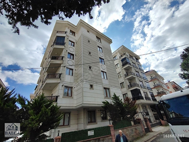 ÇEKMEKÖY ALEMDAĞDA BUTİK SİTEDE 3+1 SATILIK DAİRE - Görsel 3