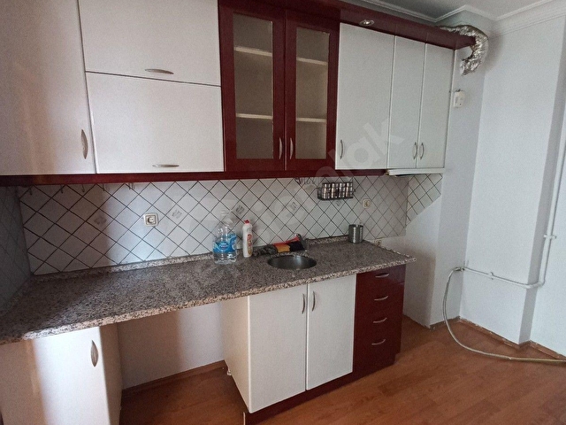 DIKMEN AKPINAR Mh. 863. sokakta 3+1kombili, k.garajli, çift banyolu, asansorlu, bakimli BOŞ daire. - Görsel 3
