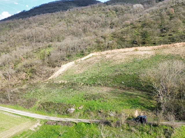 FURKAN DEMİRDEN KARAMÜRSEL AVCIKÖYDE 3056 M2 %5 İMARLI SATILIK TARLA - Görsel 3