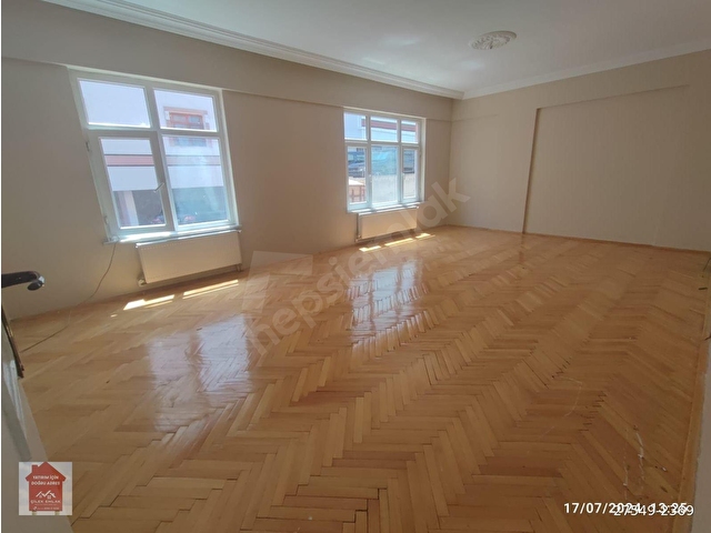 Elvan Mah. Emirler Cad. Yakını 1. Kat 3+1 Kiralık Daire - Görsel 2