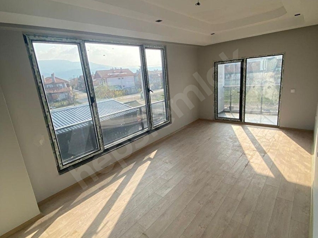 BOLU MERKEZ YENİMAHALLE 3 CEPHE 6+1 TRİPLEKS LÜKS VİLLA - Görsel 18
