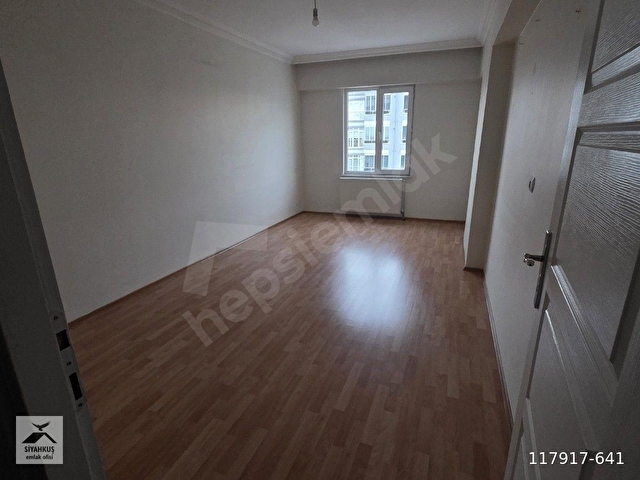 Osmancık Caddesi Yunus marketin üstünde 3+1 Köşebaşı geniş kiralık daire - Görsel 13