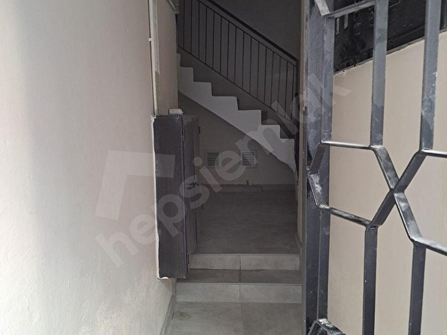 KUŞADASI ŞEHİR MERKEZİNDE SATILIK YENİ TADİLATLI 2+1 DAİRE - Görsel 6