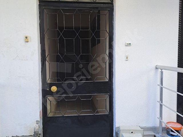 KUŞADASI ŞEHİR MERKEZİNDE SATILIK YENİ TADİLATLI 2+1 DAİRE