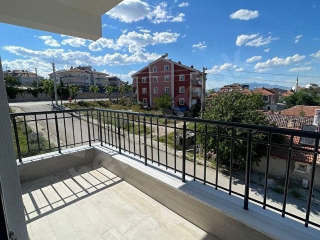 ARAÇ TAKASINA AÇIK İBRAHİM HAKKI KONYALI MAHALLESİ 1+1 60m² SIFIR SATILIK APART - Görsel 4