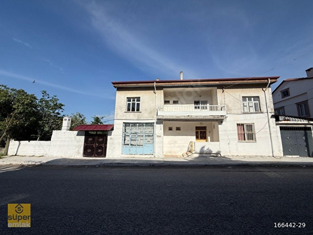 MUĞLA YATAĞAN TURGUT MAHALLESİNDE BAHÇELİ 2 KATLI MÜSTAKİL EV