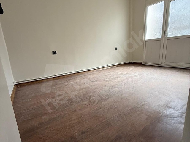 MEYDANA 1 DK OTELLER YANI İÇİ YAPILI BALKONLU ARAKAT GÜNEY CEPHE - Görsel 9