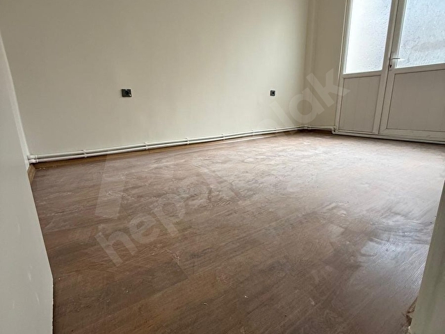MEYDANA 1 DK OTELLER YANI İÇİ YAPILI BALKONLU ARAKAT GÜNEY CEPHE - Görsel 12