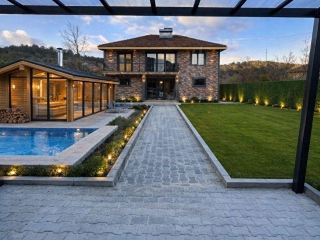 KÜTAHYA/ALTINTAŞ 807 m² ARSA İÇİNDE 300 m² FUL TADİLATLI VİLLA