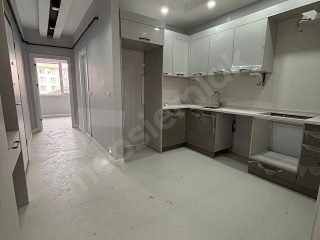 ESTORIADAN ADLİYE YAKINI ASANSÖRLÜ ARA KAT LÜKS 2+0 SIFIR DAİRE - Görsel 11