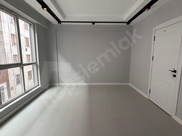 ESTORIADAN ADLİYE YAKINI ASANSÖRLÜ ARA KAT LÜKS 2+0 SIFIR DAİRE - Görsel 2