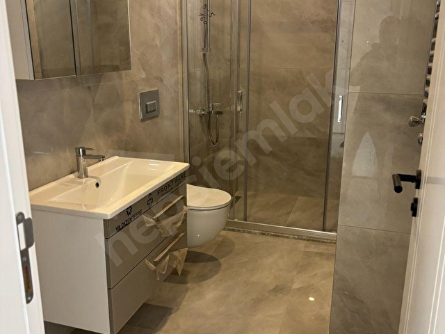 BAHÇELİEVLERDE 3+1 110 M2 ASANSÖRLÜ KOMBİLİ KİRALIK DAİRE - Görsel 9