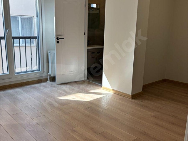 BAHÇELİEVLERDE 3+1 110 M2 ASANSÖRLÜ KOMBİLİ KİRALIK DAİRE - Görsel 5