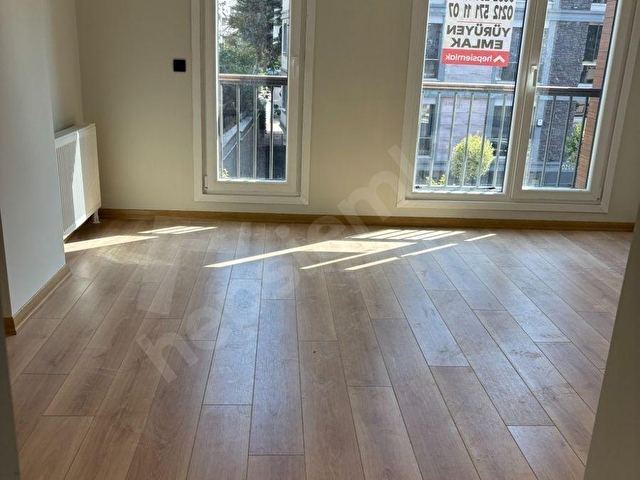 BAHÇELİEVLERDE 3+1 110 M2 ASANSÖRLÜ KOMBİLİ KİRALIK DAİRE - Görsel 2