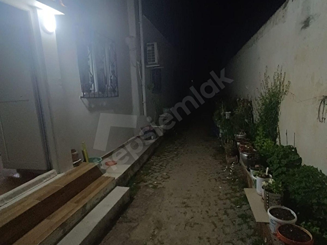 Günlük Kiralık 4 Odalı Müstakil Ev - Balıkesir Ayvalık Küçükköy Mahallesi - 9 Kişi Kapasiteli - Görsel 3