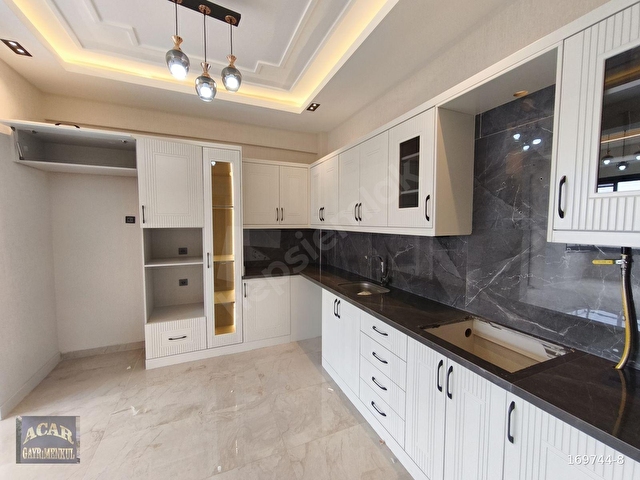 BEŞTEPEDE SATLIK FULL+FULL MASRAFSIZ CADDE ÜZERİ ARA KAT DAİRE