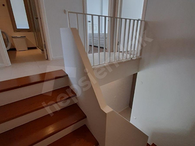 (A1479) Denize Yürünür, Havuzlu site, Geniş Bahçe, Bakımlı Villa - Görsel 19
