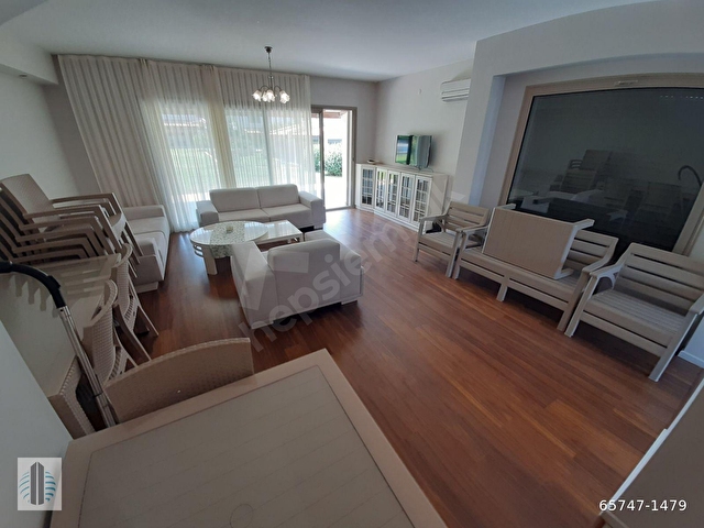 (A1479) Denize Yürünür, Havuzlu site, Geniş Bahçe, Bakımlı Villa - Görsel 13