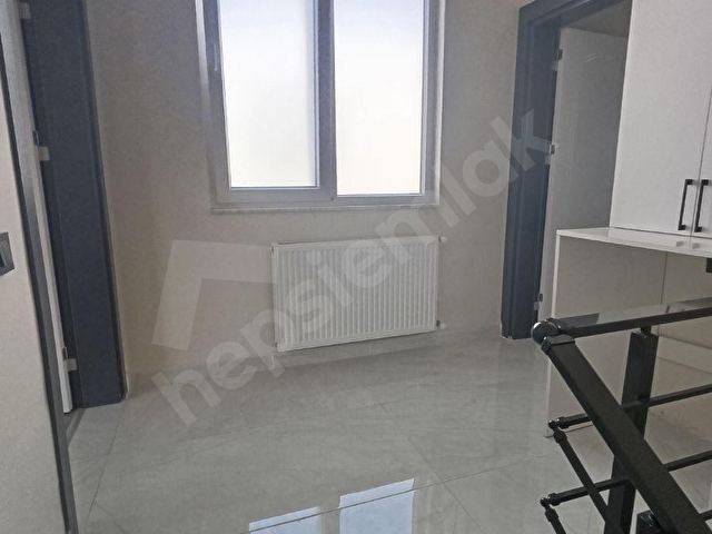 KİRALIK 5+1 TRİPLEKS HAVUZLU DOĞALGAZLI VİLLA - Görsel 30