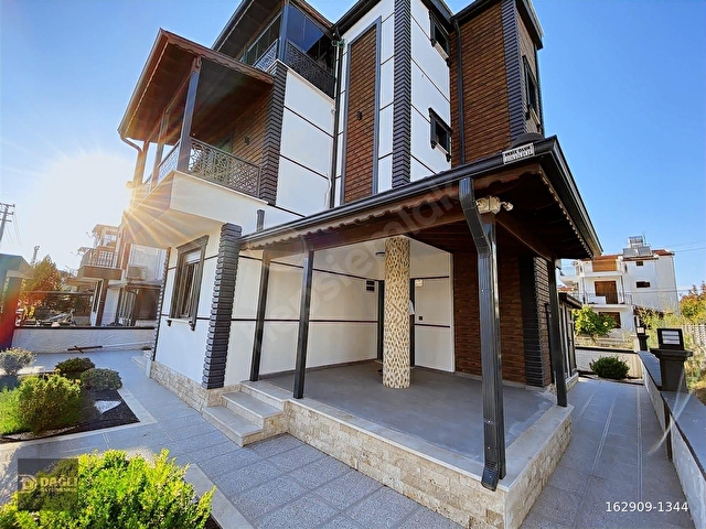DAĞLI !GAYRİMENKULDEN Sıfır 4+1 Müstakil Lüks Yapım Villa !!