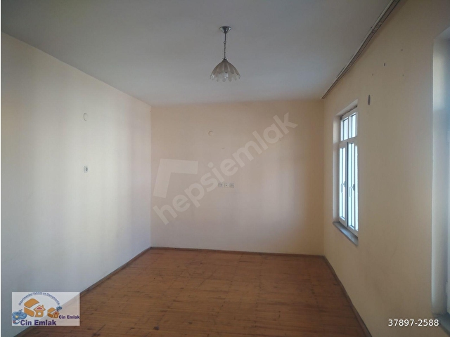 Salihli Cin Emlaktan Cumhuriyet Mah Menderes Cad Üzerinde Kiralık 2+1 4 Kat Sobalı Daire - Görsel 8