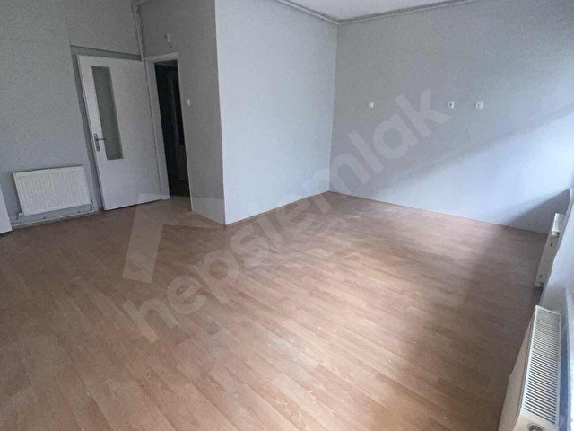 EMLAKCIMDAN ADLİYE YAKINI BAHÇE CEPHELİ 2+1 KOMBİLİ DAİRE