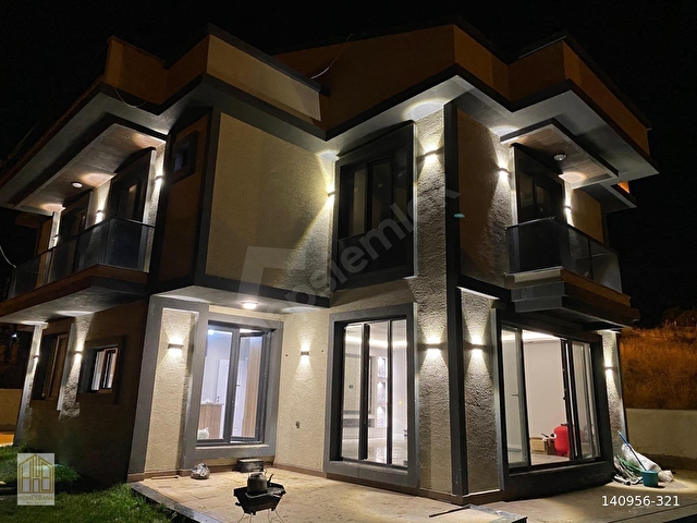 SİLİVRİ GÜMÜŞYAKA KAPANMAZ DENİZ MANZARALI HAVUZLU 4+2 VİLLA - Görsel 20