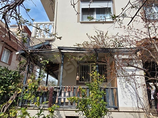 Özdere Ortamahallede Satılık 5+1 Bahçeli Villa - Görsel 3