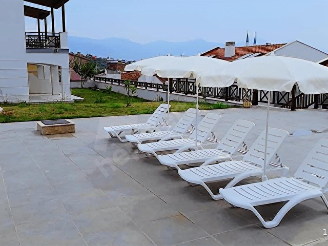 KUŞADASI KARAOVA MERKEZDE HAVUZLU SİTEDE ACİL KİRALIK VİLLA - Görsel 2