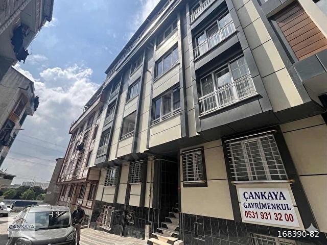 SULTANÇİFTLİĞİNDE ÇOK GÜZEL KONUMDA 2+1 GENİŞ BAHÇEKAT!!