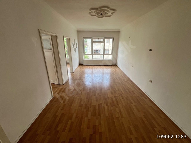 DOĞUŞDAN TEPEBAŞINDA KATTA KLASİK SALON 3+1 KİRALIK DAİRE - Görsel 2