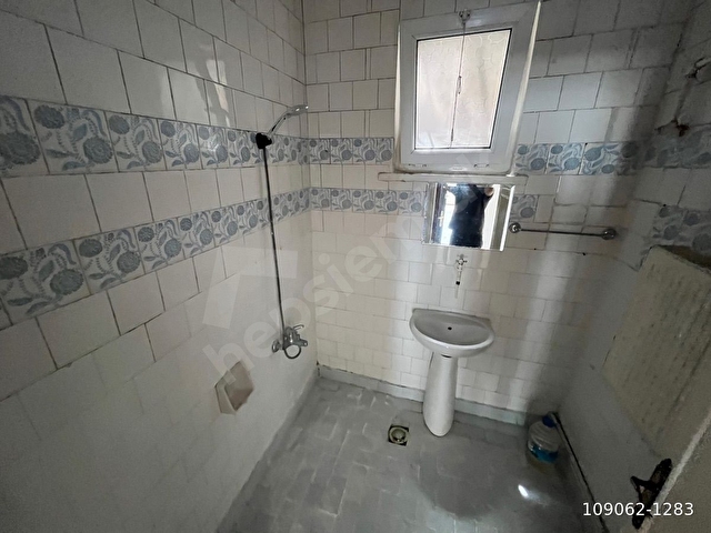 DOĞUŞDAN TEPEBAŞINDA KATTA KLASİK SALON 3+1 KİRALIK DAİRE - Görsel 11
