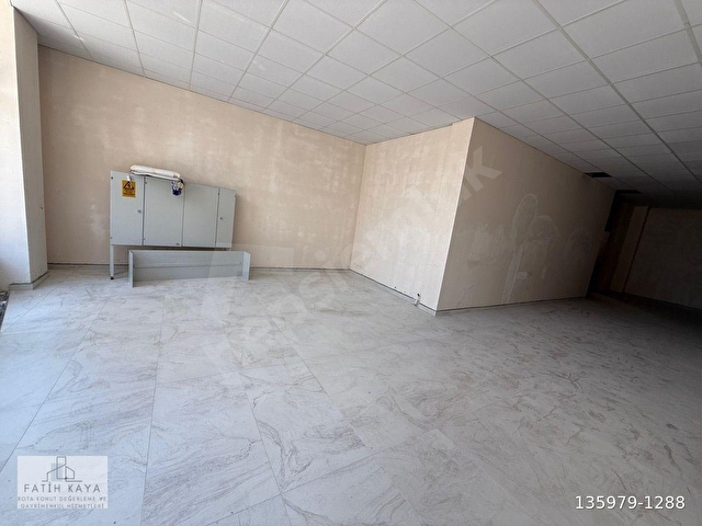 ANA CADDE ÜZERİ 230m2 DÜZ AYAK İŞYERİ