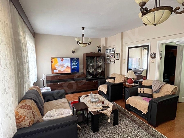 ÜSKÜDAR ZEYNEP KAMİLDE MERKEZİ LOKASYONDA ARA KAT DAİRE - Görsel 2