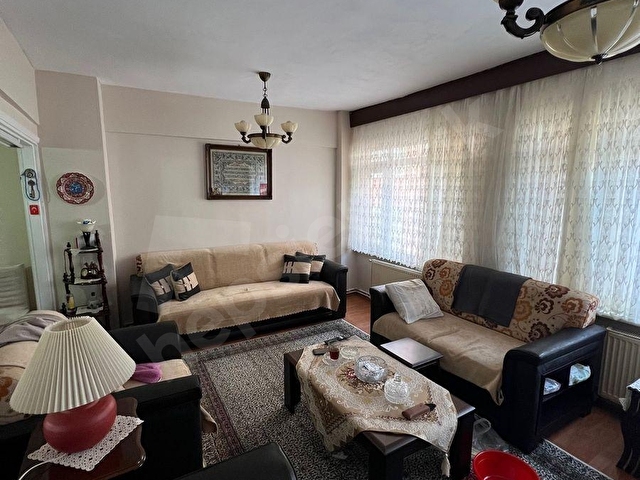 ÜSKÜDAR ZEYNEP KAMİLDE MERKEZİ LOKASYONDA ARA KAT DAİRE - Görsel 4