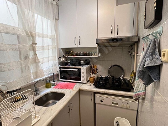 ÜSKÜDAR ZEYNEP KAMİLDE MERKEZİ LOKASYONDA ARA KAT DAİRE - Görsel 24